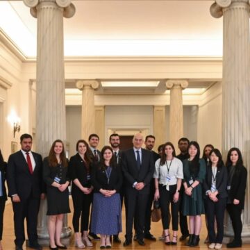 Δένδιας σε μεταπτυχιακούς φοιτητές του Tufts: Η εξωτερική μας πολιτική υπακούει στο Διεθνές Δίκαιο και το Δίκαιο της Θάλασσας