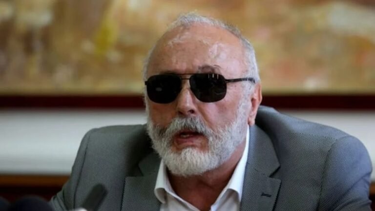 κουρουμπλης