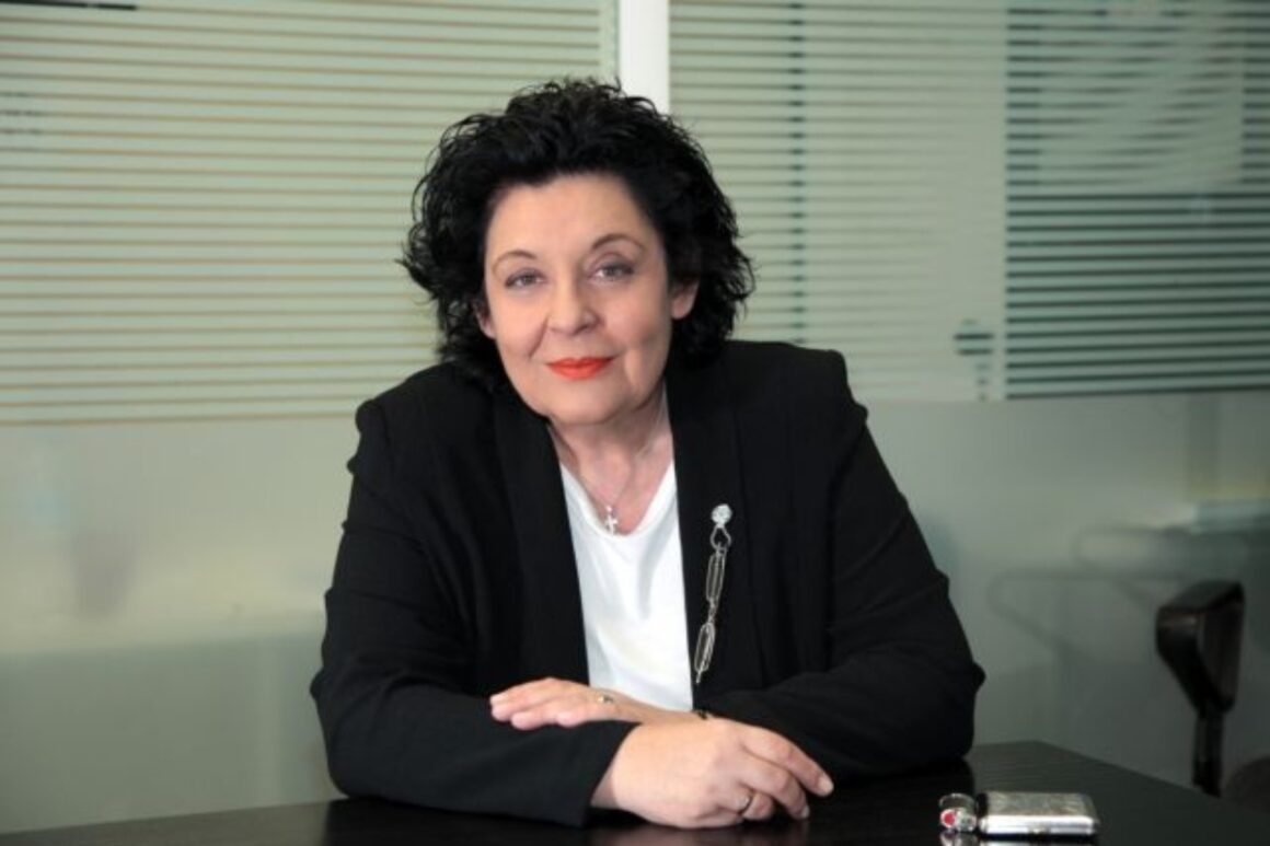 Λιάνα Κανέλλη: «Το ΚΚΕ δεν θα κάνει τη μπεσαμέλ στο παστίτσιο του ΣΥΡΙΖΑ και τους το χαλάει»