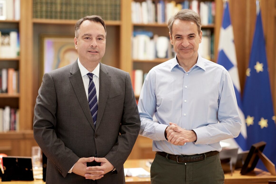 Συνάντηση Μητσοτάκη – Παπαθανάση στο Μέγαρο Μαξίμου