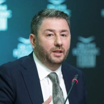 Ανδρουλάκης: Κυβέρνηση συνεργασίας με ισχυρό ποσοστό ΠΑΣΟΚ και χωρίς πρωθυπουργό Μητσοτάκη – Τσίπρα
