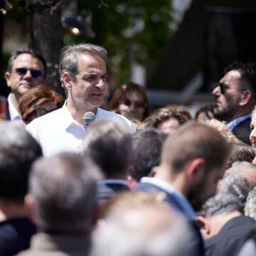 Εκλογές 2023 – Μητσοτάκης: Σκεφτείτε αντί για ευρώ να πληρώνεστε σε «Δήμητρες» με κλειστές τράπεζες