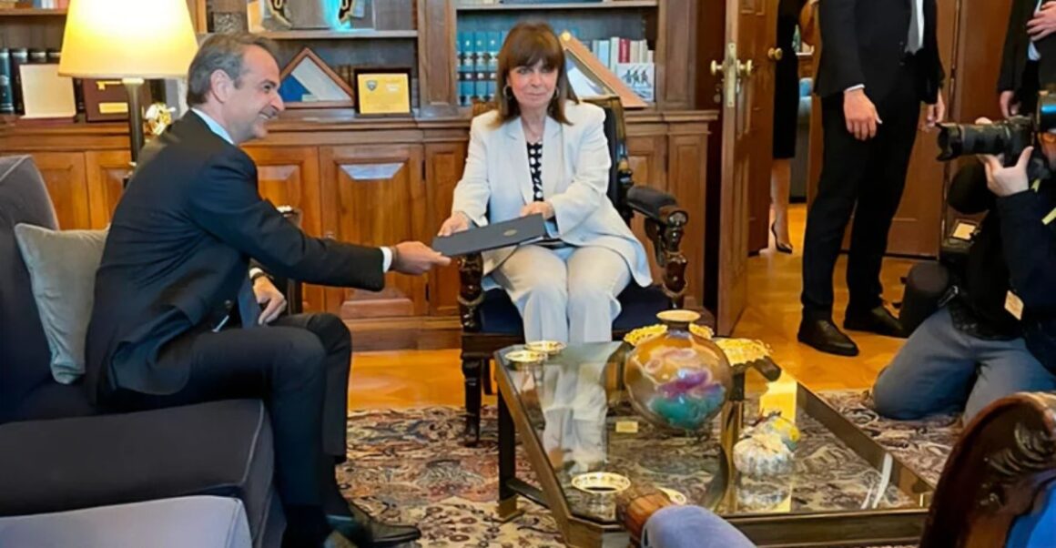 Εκλογές 2023: Ο Μητσοτάκης στη Σακελλαροπούλου – Ζήτησε εκλογές στις 21 Μαΐου