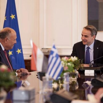 Μητσοτάκης: Συναντήθηκε με τον Σούκρι – Στο επίκεντρο η ηλεκτρική διασύνδεση Ελλάδας – Αιγύπτου