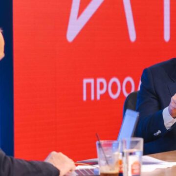 Τσίπρας: Παρτενέρ του Μητσοτάκη ο Βαρουφάκης – ΣΥΡΙΖΑ και ΠΑΣΟΚ μπορούμε να βγάλουμε κυβέρνηση από την πρώτη κάλπη (Βίντεο)