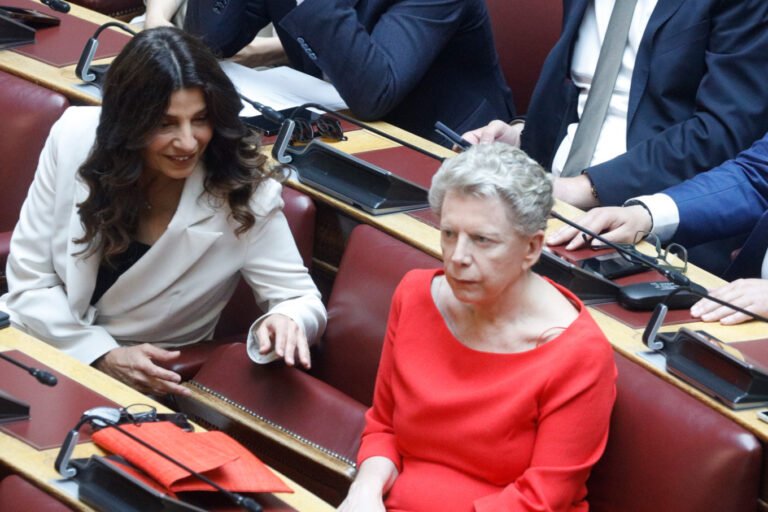 Έλενα Ακρίτα