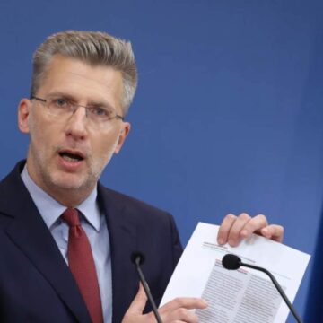 Σκέρτσος: Απάντησε με τον Δείκτη Δημοκρατίας του Economist στον Τσίπρα για τις παρακολουθήσεις