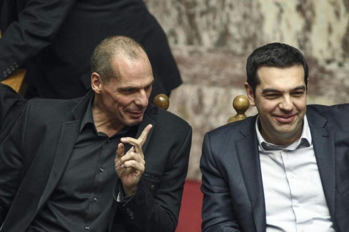 Βαρουφάκης κατά Τσίπρα: Θλίβομαι που έχει πέσει τόσο χαμηλά