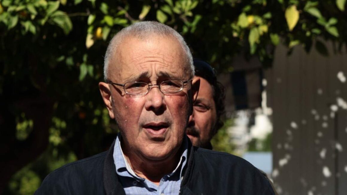 Ζουράρις: «Κωλόπαιδα» τα παιδιά που πάνε σε ιδιωτικά σχολεία και πανεπιστήμια