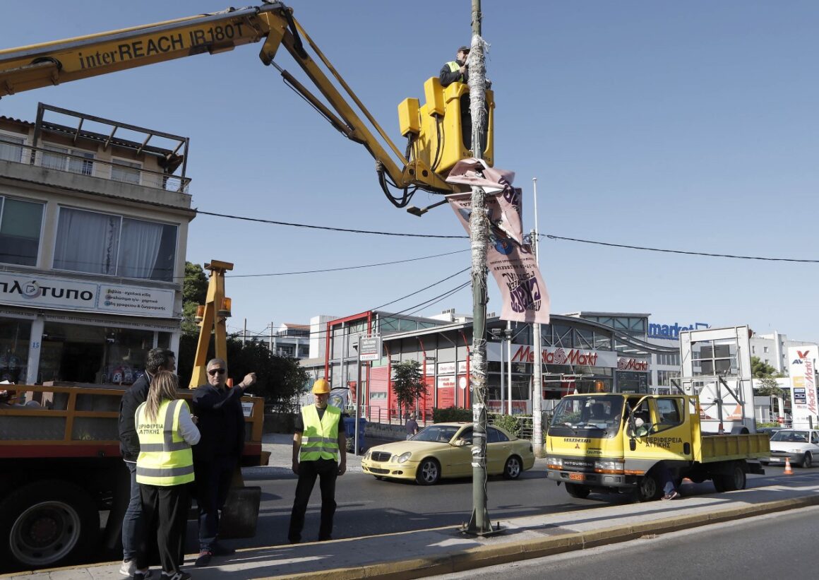 Εκλογές 2023: Ο δήμος Αθηναίων ζητά από τα κόμματα αυστηρή τήρηση του νόμου για τις αφίσες και τα φυλλάδια