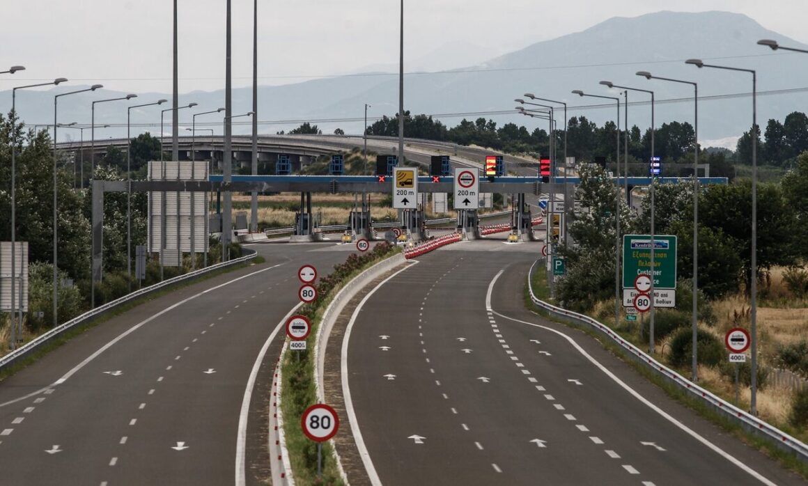 Εκλογές 2023: Με πλοία, λεωφορεία και ΙΧ φεύγουν οι ετεροδημότες για να ψηφίσουν – Τι ισχύει για τα διόδια