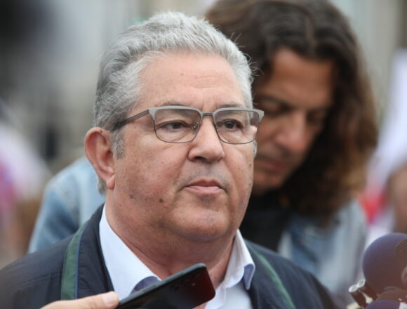 Απρέπεια Κουτσούμπα στον Πλεύρη: Όταν το ΚΚΕ μεταμορφώνεται σε καρικατούρα πολιτικής
