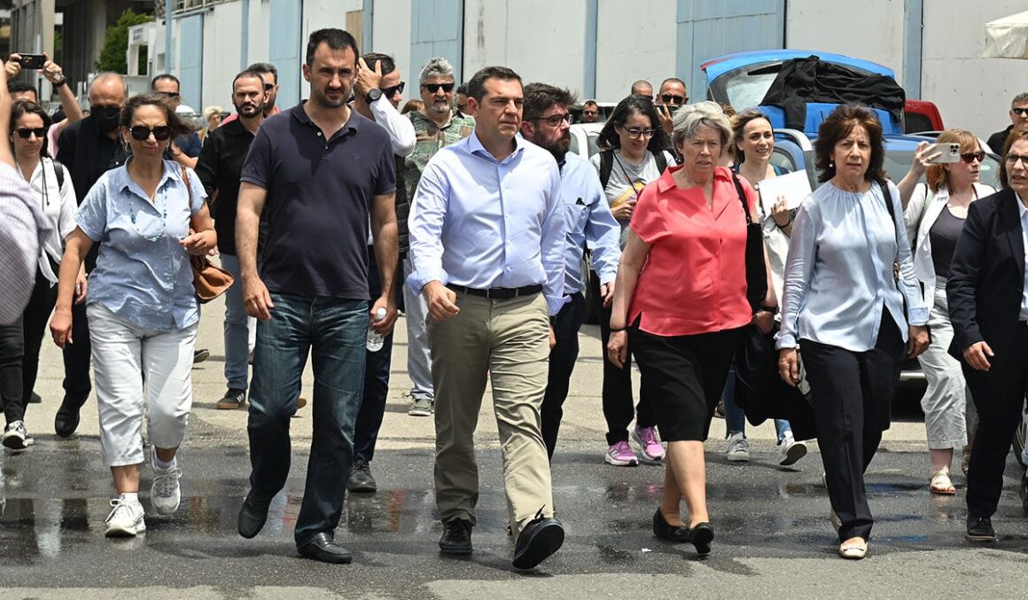 Καλαμάτα: Στον χώρο που βρίσκονται οι διασωθέντες του ναυαγίου στην Πύλο ο Αλέξης Τσίπρας