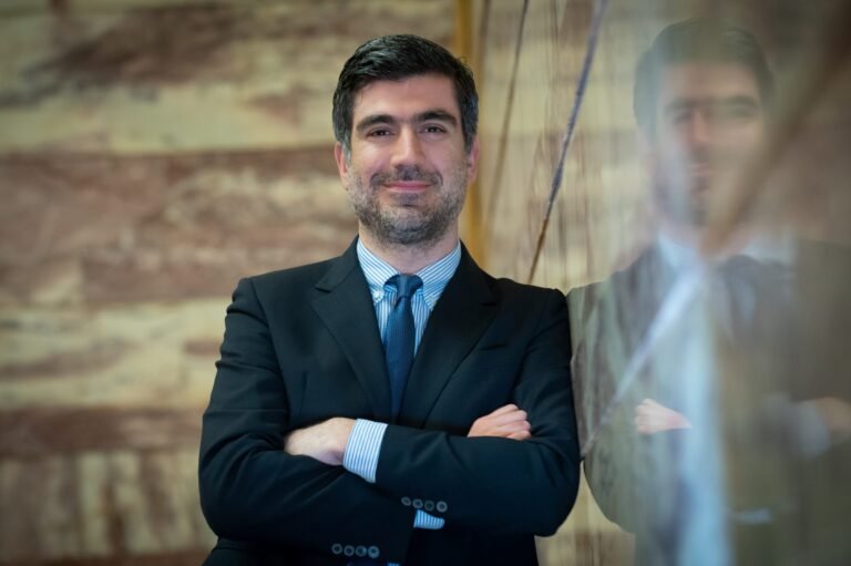 Θανάσης Γλαβίνας