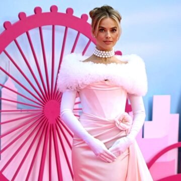 Επική ανάρτηση από το ΠΑΜΕ – «Μέχρι και η Barbie κατεβαίνει σε απεργία – Γιατί δεν έχετε γίνει μέλος της Ένωσής σας;»»