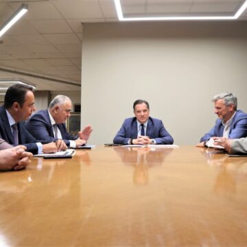 Γεωργιάδης κατά ΣΥΡΙΖΑ: Ευαγγελίζονται δήθεν τα εργασιακά δικαιώματα και δεν δίνουν νερό σε δημοσιογράφους