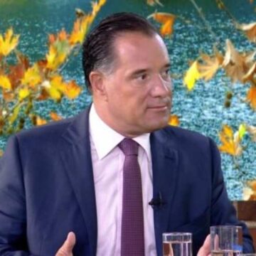 Επικό αυτοτρολάρισμα Γεωργιάδη για τα τσιπάκια και τις νέες ταυτότητες: Στο παρελθόν έλεγα και εγώ τέτοια, αλλά έχω εξελιχθεί (Βίντεο)