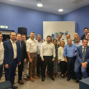 Σήμα «γαλάζιας πανστρατιάς» στη συνάντηση Χαρδαλιά με στελέχη και βουλευτές της ΝΔ στην Πειραιώς