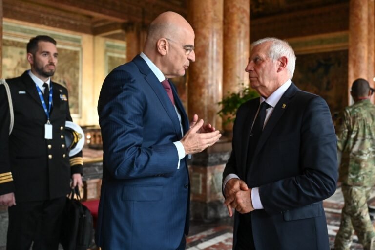 Δένδιας Μπορέλ