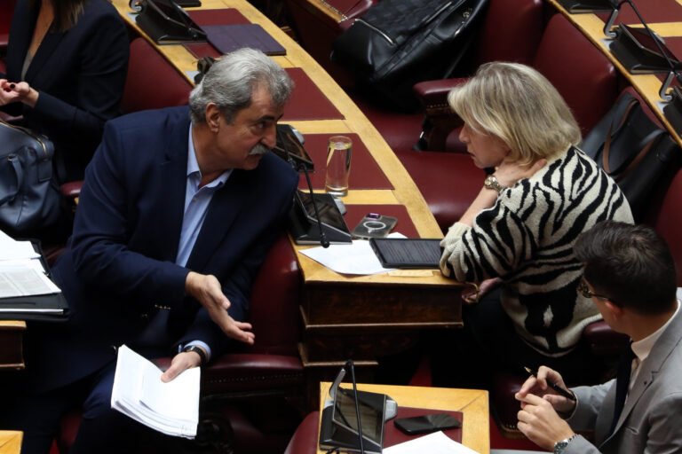 ΠΟΛΑΚΗΣ ΑΚΡΙΤΑ