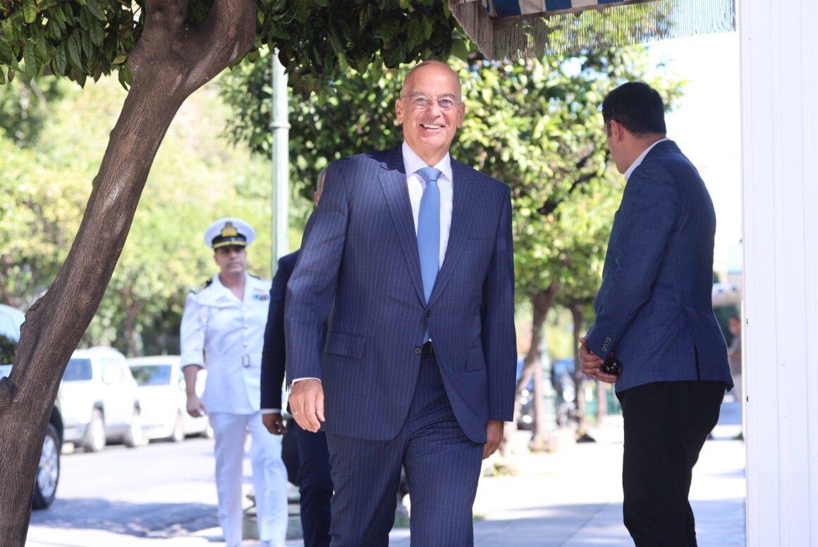 ΔΕΝΔΙΑΣ