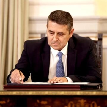 Όταν ο διευθυντής του Μαξίμου δεν χαρίζεται 