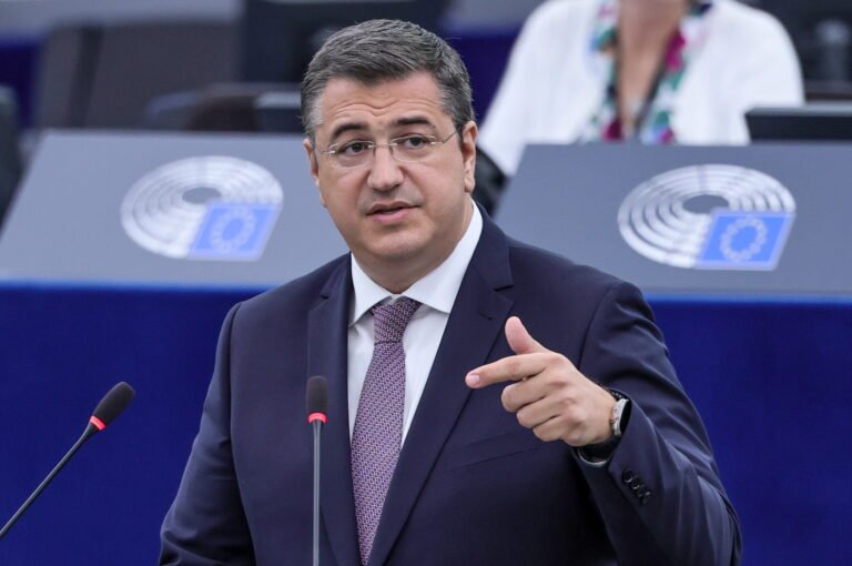 Τζιτζικώστας