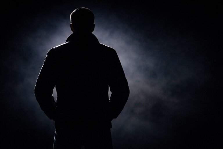 Ο γραφικός εκδότης με το «τανκ» δεν «είδε» το μηχανάκι