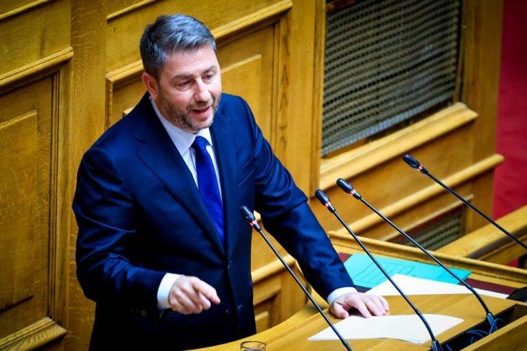 Αυτή η κυβέρνηση θα ξεβολευτεί… μετά το Πάσχα» – Ανδρουλάκης βάζει TikTok στη μάχη της αντιπολίτευσης