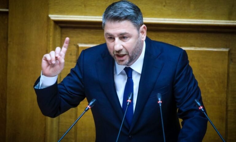 Ανδρουλάκης: Φορολογικές «λύσεις» που υπονομεύουν την ανάπτυξη