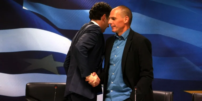 «Στο χιλιοστό»: Το διπλό παιχνίδι του 2015 και η αλήθεια που κανείς δεν θέλει να θυμάται