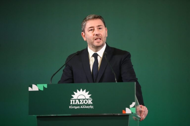 Ανδρουλάκης: σκληρή ρητορική, βαριές καταγγελίες και διαρκής αναζήτηση πολιτικού χώρου