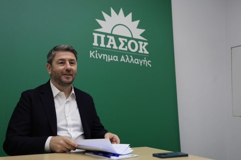 Το ΠΑΣΟΚ πληρώνει τον λογαριασμό της πολιτικής αυταπάτης