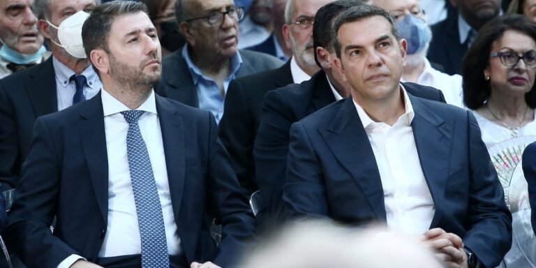 Πόλεμος χαρακωμάτων για τη δεύτερη θέση: Τσίπρας και Ανδρουλάκης τάζουν, περιοδεύουν και φοβούνται την πολιτική συντριβή