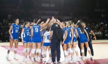 Χρήστος Τζόλης: Αποθέωση και συγκινητικό «αντίο» από τους φιλάθλους της Κλαμπ Μπριζ