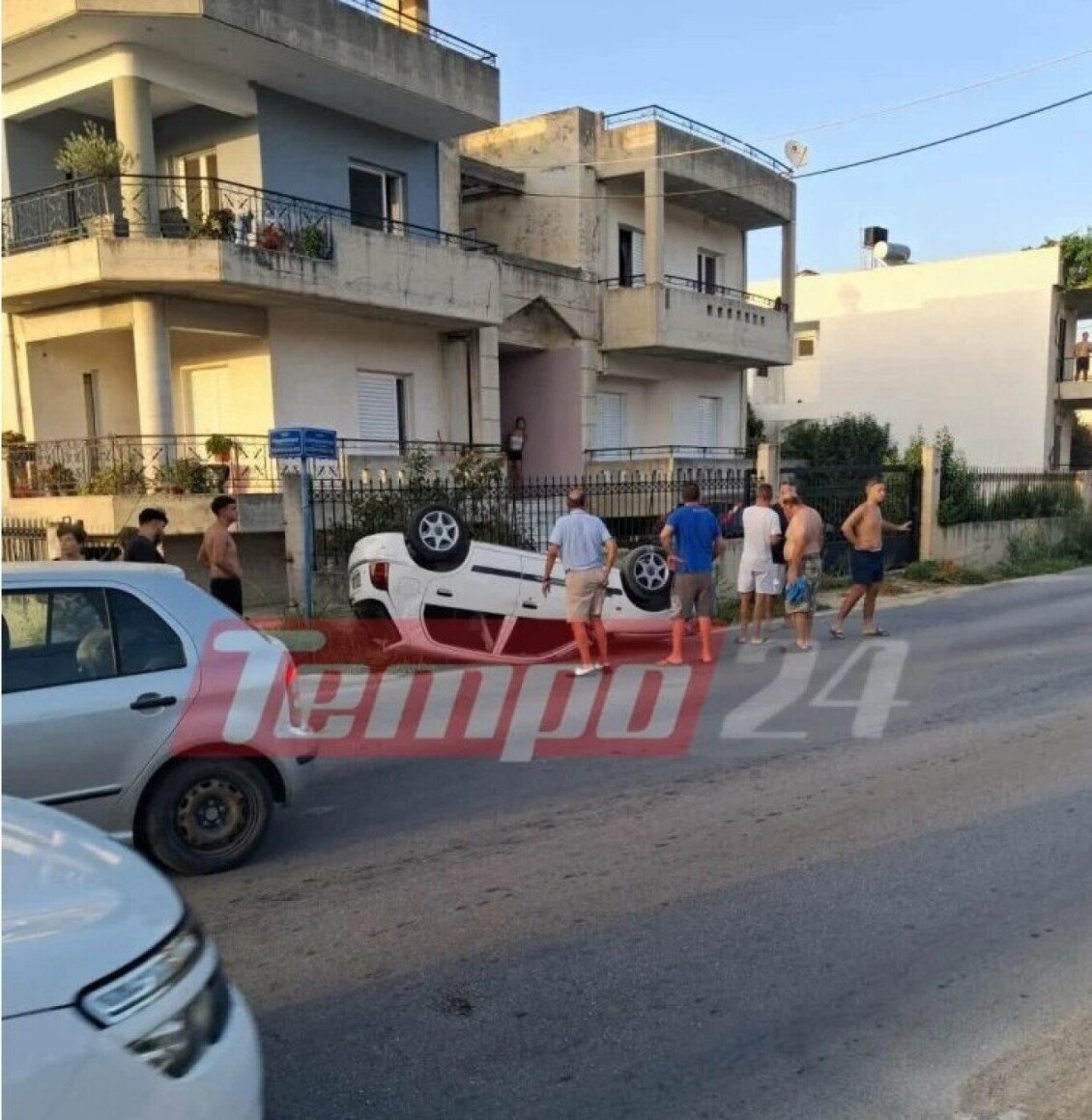 Σοβαρό τροχαίο στα Βραχνεΐκα Πατρών: Αυτοκίνητο εξετράπη της πορείας του και αναποδογύρισε – Σώος ο οδηγός