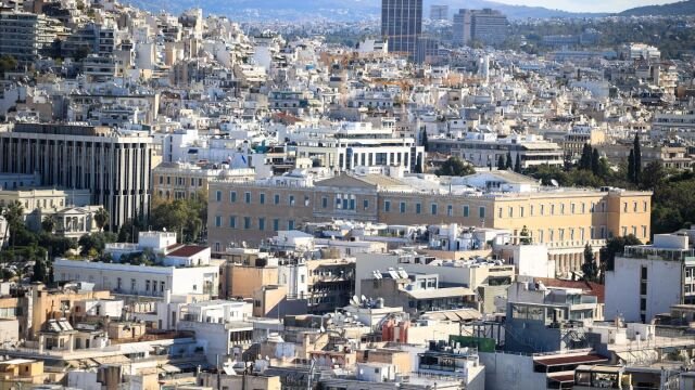 Ακίνητα: Έκρηξη σε γονικές παροχές και δωρεές με άλμα 63,2% στους φόρους – Γιατί πατούν «φρένο» οι αγοραπωλησίες