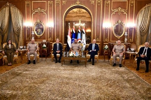 Ανατολική Μεσόγειος: «Κλείδωσε» ο αμυντικός άξονας Ελλάδας, Αιγύπτου και Κύπρου – Το κοινό ανακοινωθέν και τα μηνύματα Δένδια