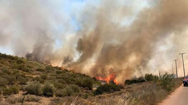Φωτιά στο Λεσίνι Αιτωλοακαρνανίας: Μεγάλη κινητοποίηση της Πυροσβεστικής με επτά εναέρια μέσα