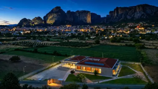 Μετέωρα: Άνοιξε τις πύλες του το υπερσύγχρονο Ισιδώρειο Γηροκομείο – Ένα πρότυπο καταφύγιο φροντίδας για την τρίτη ηλικία