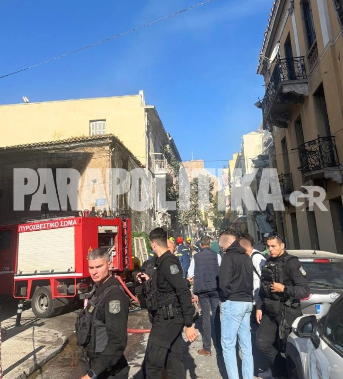 Ισχυρή έκρηξη στην Πλάκα: Σε εξέλιξη οι έρευνες στα συντρίμμια – Εκτεταμένες ζημιές στην οδό Λυσικράτους