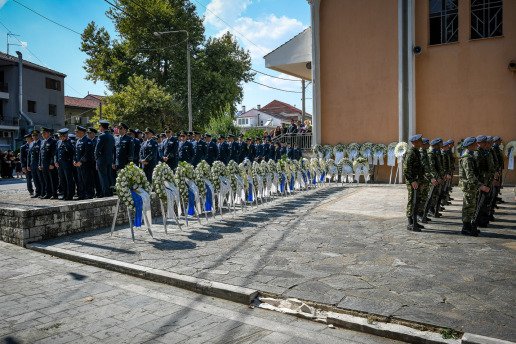 Συντριβή Phantom στην Τανάγρα: Το τελευταίο «αντίο» στον σμηναγό Δημήτριο Πέτρου στον Κατσικά Ιωαννίνων