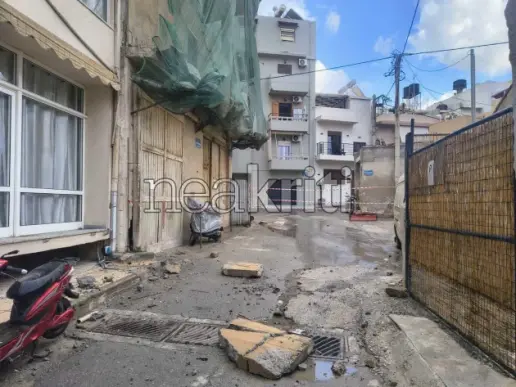 Ηράκλειο: Συναγερμός από δύο καταρρεύσεις μπαλκονιών σε λίγες ώρες μετά την κακοκαιρία