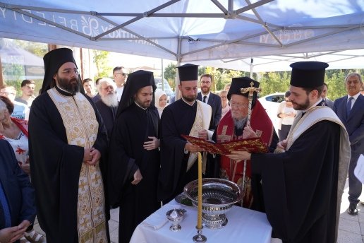 Οικουμενικός Πατριάρχης Βαρθολομαίος: Τέλεσε τα θυρανοίξια του ιερού παρεκκλησίου στο ίδρυμα Darülaceze στο Αρναούτκιοϊ