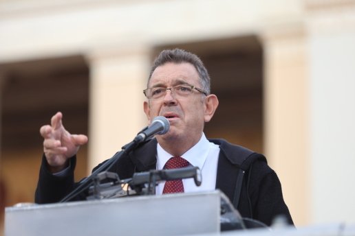 Συγκέντρωση και πορεία στο κέντρο της Αθήνας κατά του Προσωπικού Αριθμού: Αντιδράσεις για το «ψηφιακό φακέλωμα»