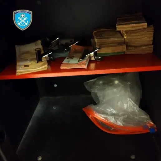 Ρόδος: Πώς τα 35 γραμμάρια κοκαΐνης οδήγησαν σε «θησαυρό» 950.000 ευρώ σε γραφείο real estate