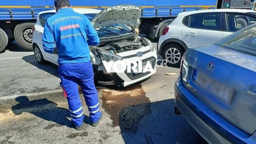 Σοβαρό τροχαίο στη Θεσσαλονίκη: Οδηγός υπέστη επιληπτική κρίση και παρέσυρε τρία αυτοκίνητα και μοτοσικλέτα