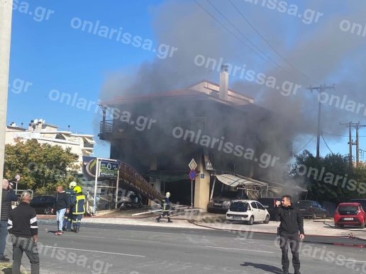 Έκρηξη και μεγάλη φωτιά σε συνεργείο στη Λάρισα: Συναγερμός στις αρχές, αναφορές για τραυματίες