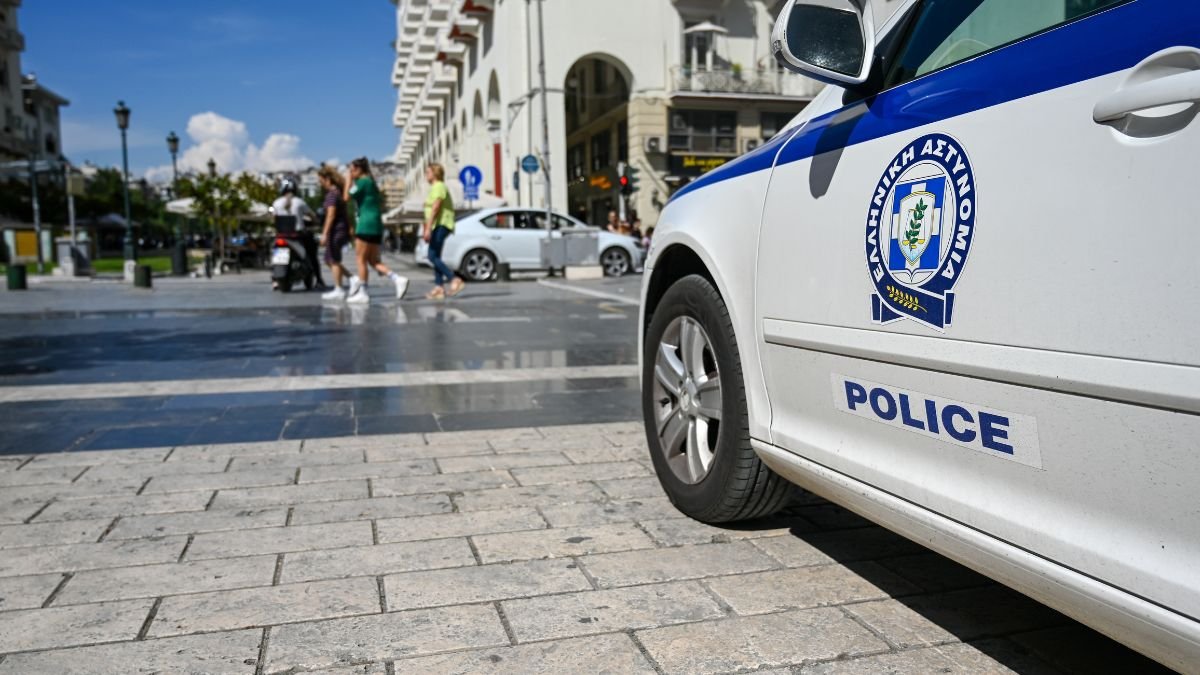 Πρόστιμο 3.000 ευρώ για παλιά έπιπλα στο πεζοδρόμιο: Τι προβλέπει ο νόμος για τα ογκώδη απορρίμματα