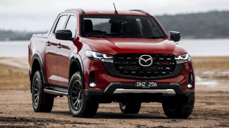 AUTO ATHINA 2026: Ποδοσφαιριστές του Ολυμπιακού στο περίπτερο της Opel και πρεμιέρα για το Corsa GSE